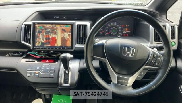 Honda e 2013-07 8281561-16