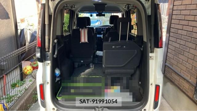 Honda e 2015-05 8281661-17