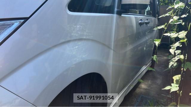Honda e 2015-05 8281661-3