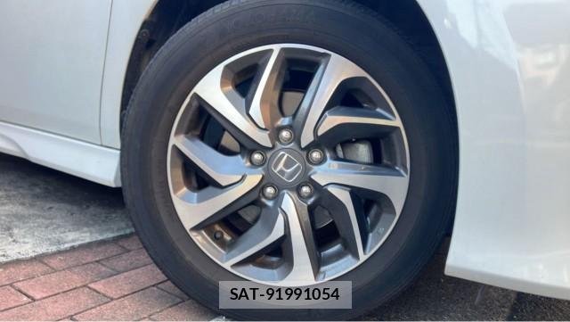 Honda e 2015-05 8281661-8