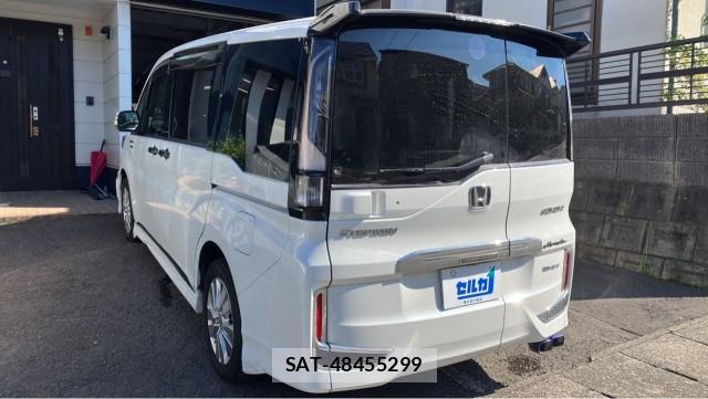 Honda e 2017-10 8282121-13