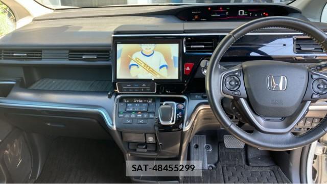 Honda e 2017-10 8282121-2