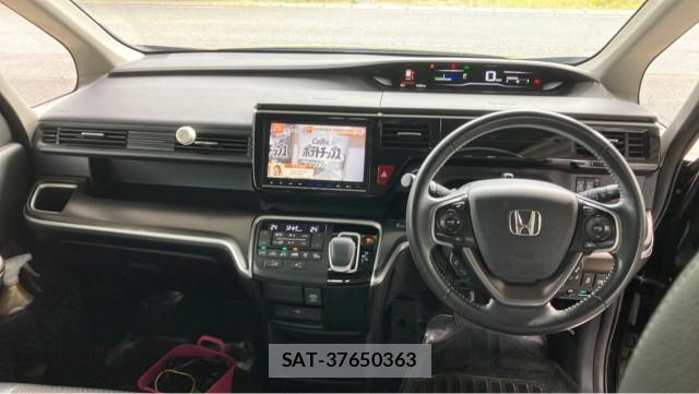 Honda e 2017-09 8282271-2