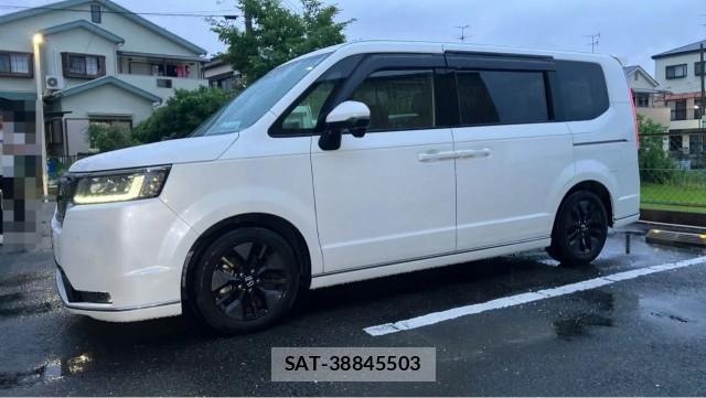 Honda e 2024-06 8282392-10