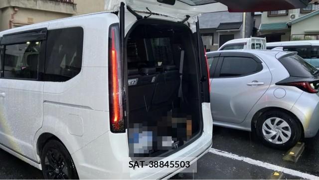 Honda e 2024-06 8282392-17
