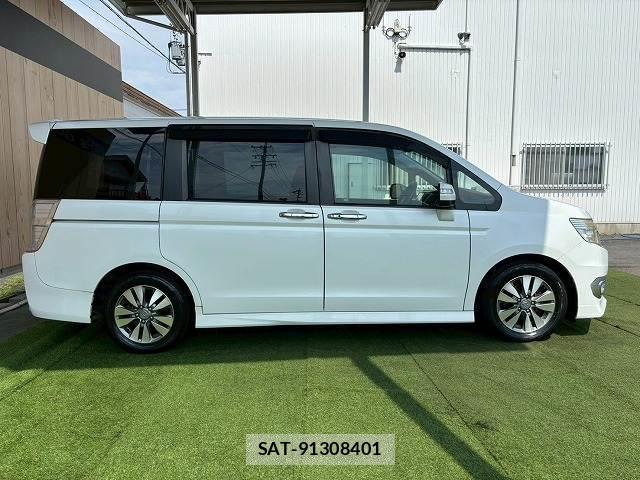 Honda e 2012-04 8282956-13