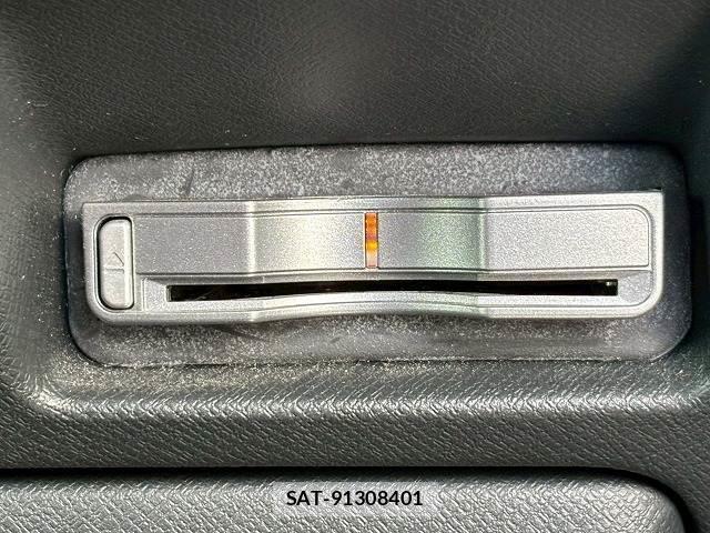 Honda e 2012-04 8282956-9