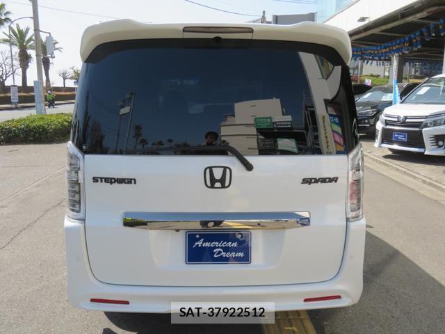 Honda e 2013-02 8282993-15