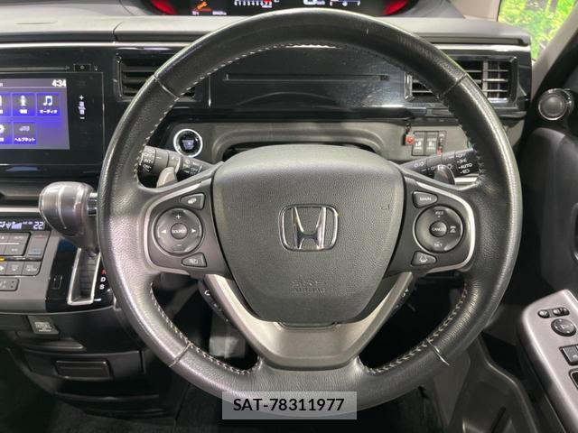 Honda e 2015-04 8283145-11