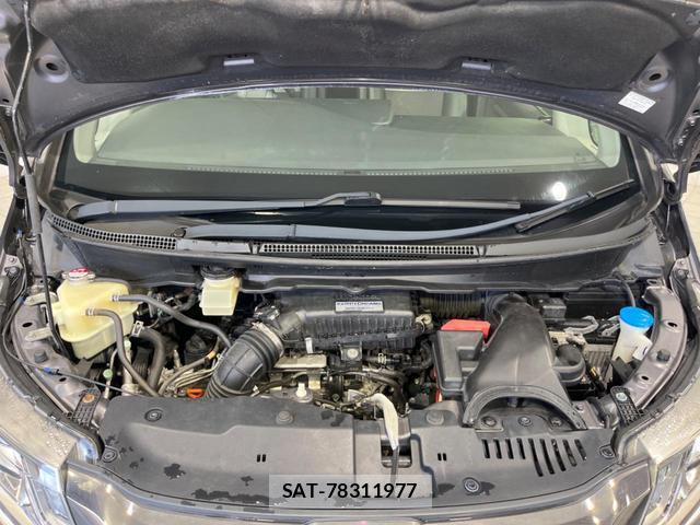 Honda e 2015-04 8283145-18