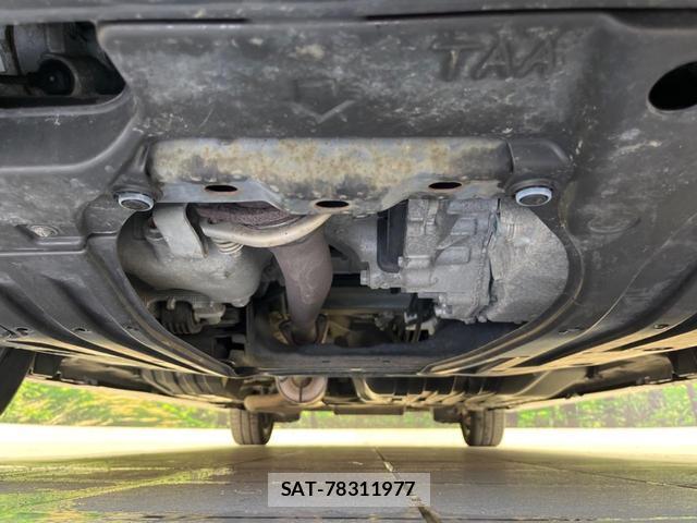 Honda e 2015-04 8283145-19