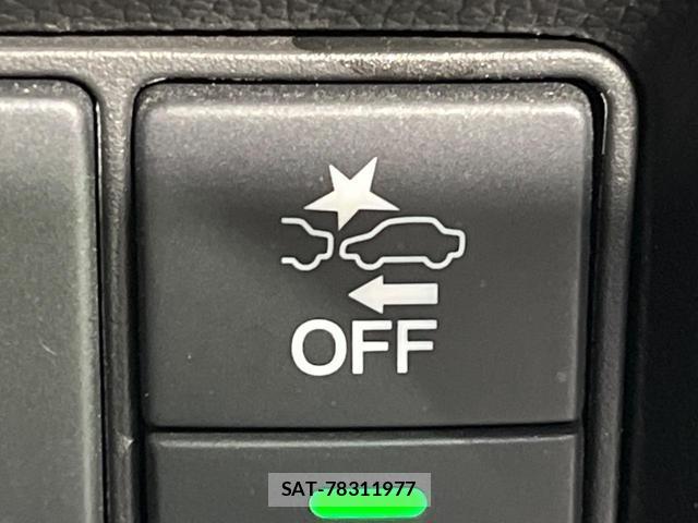 Honda e 2015-04 8283145-6