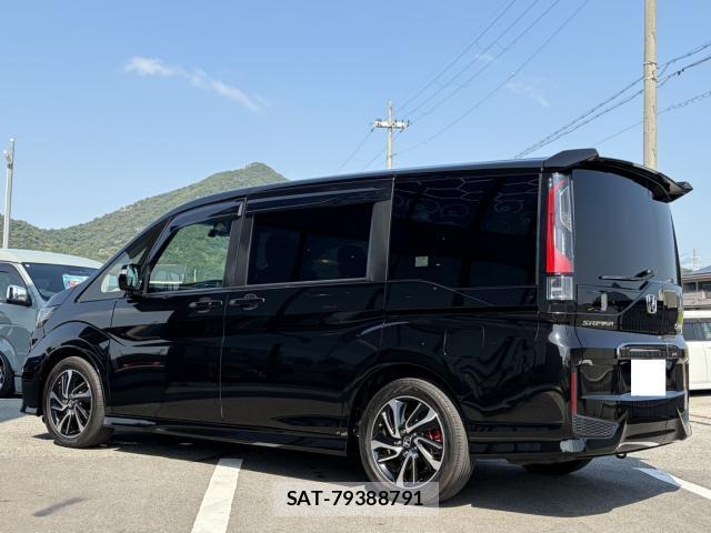 Honda e 2019-01 8283363-1