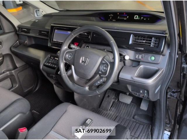 Honda e 2016-01 8284679-6