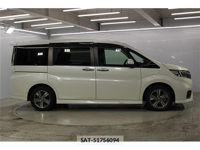 Honda e 2021-03 8285113-5