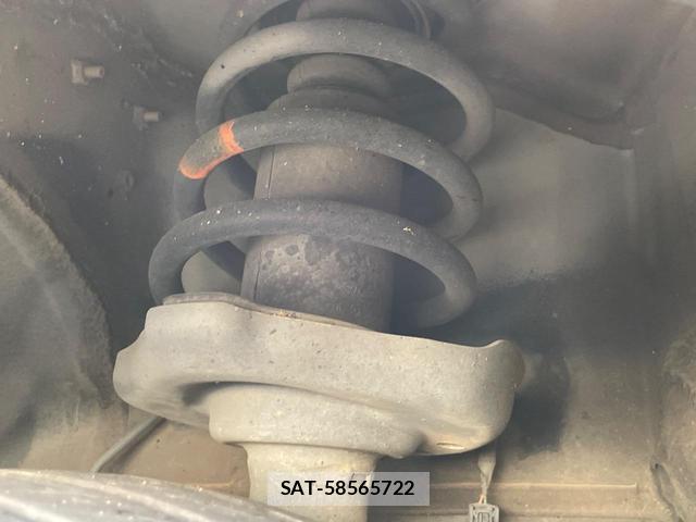 Honda e 2012-07 8285354-19