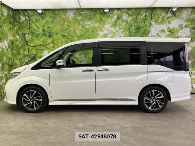 Honda e 2015-07 8285749-1