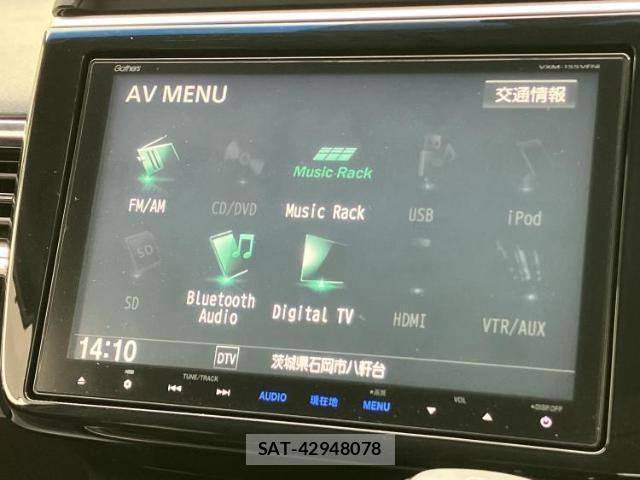 Honda e 2015-07 8285749-12