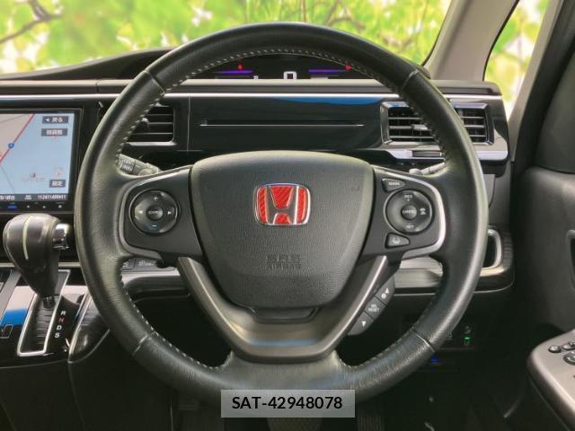 Honda e 2015-07 8285749-15