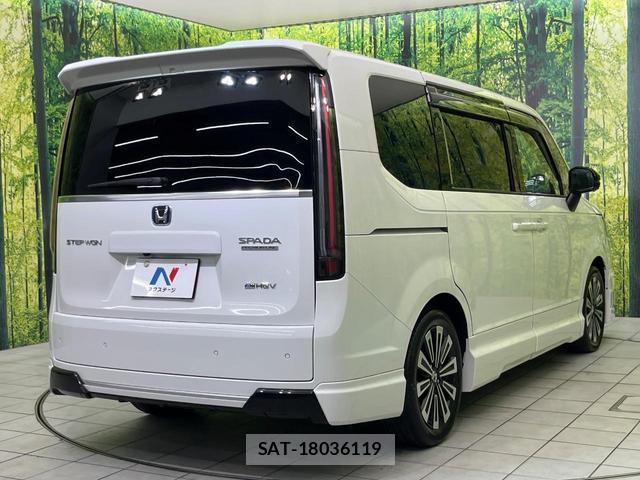 Honda e 2023-07 8276764-16