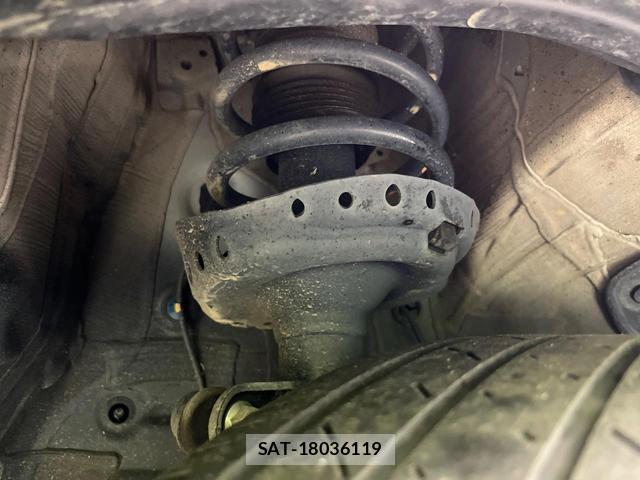 Honda e 2023-07 8276764-19