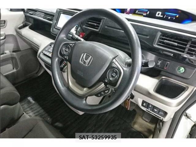 Honda e 2019-06 8276823-4