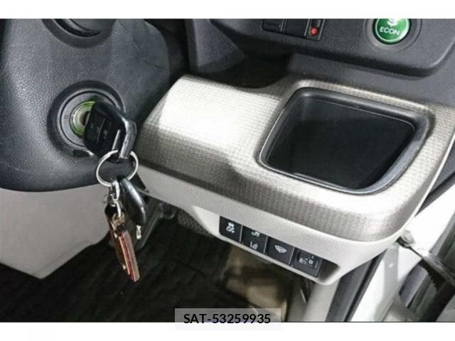 Honda e 2019-06 8276823-6