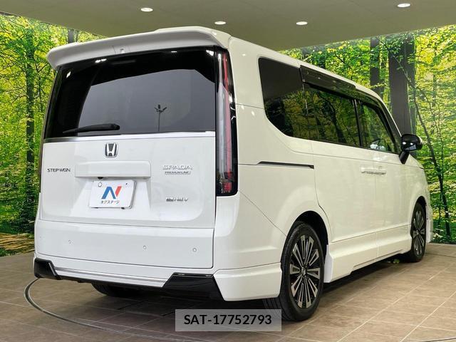 Honda e 2023-10 8277840-17