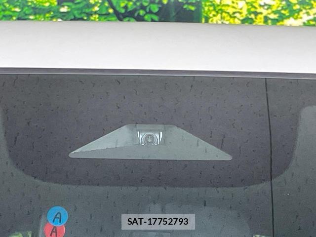 Honda e 2023-10 8277840-4