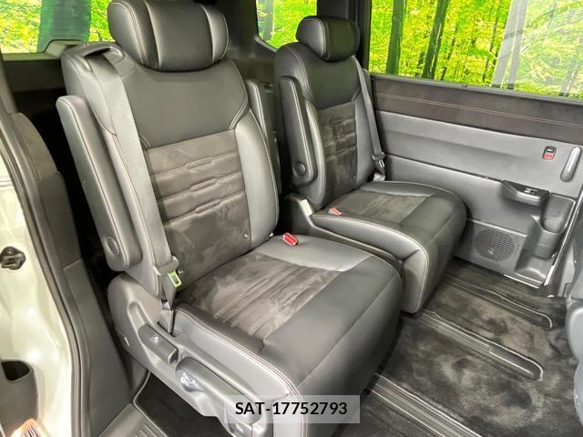 Honda e 2023-10 8277840-9