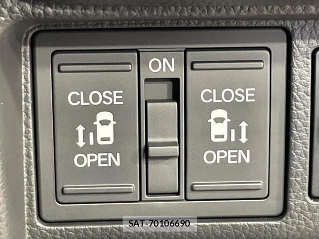 Honda e 2023-10 8277841-4