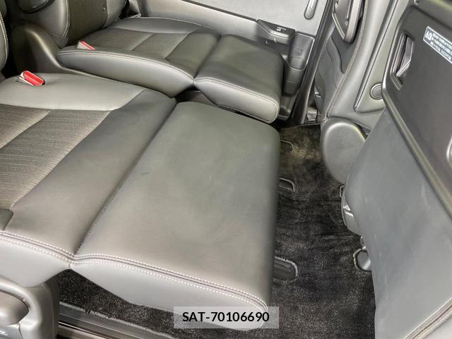 Honda e 2023-10 8277841-6