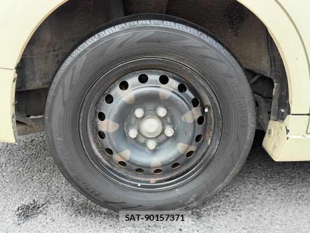 Honda e 2012-03 8278127-13