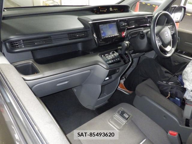 Honda e 2021-08 8278359-2