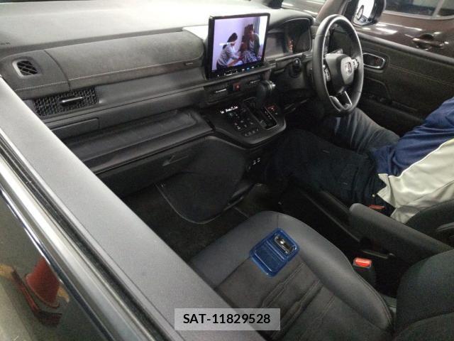 Honda e 2022-12 8278367-2