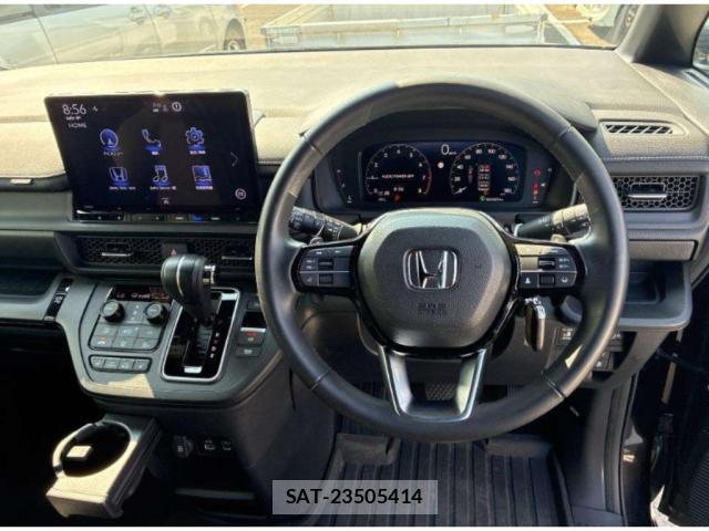 Honda e 2023-08 8278463-2