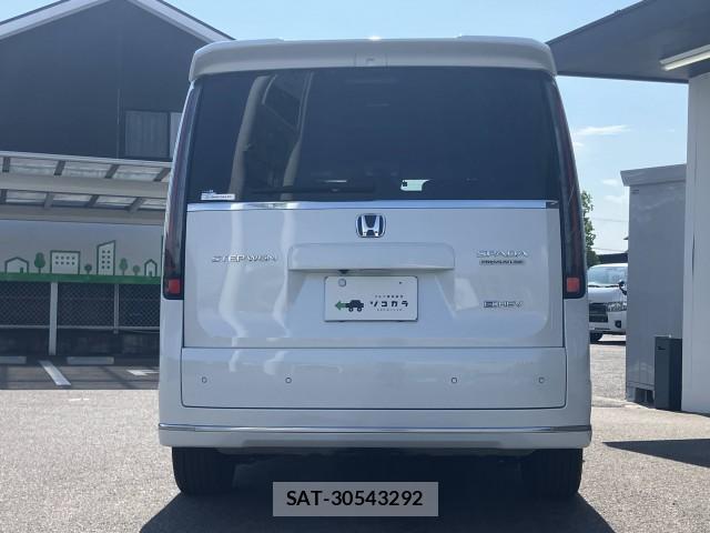 Honda e 2022-08 8279134-1