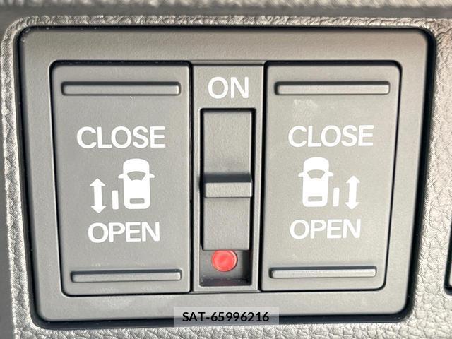 Honda e 2023-07 8279778-5
