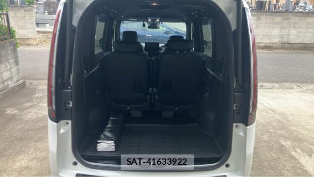Honda e 2024-07 8280472-17