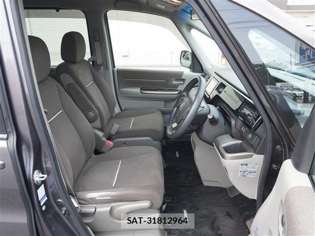 Honda e 2016-08 8280827-10