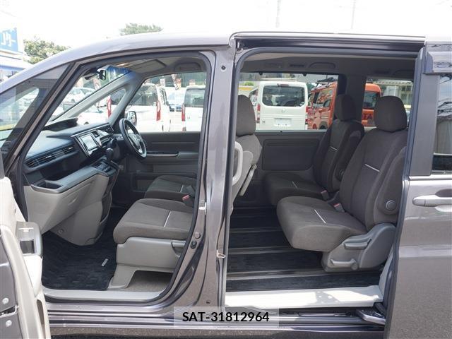 Honda e 2016-08 8280827-16