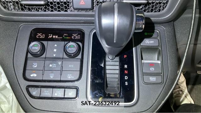 Honda e 2025-05 8281372-14