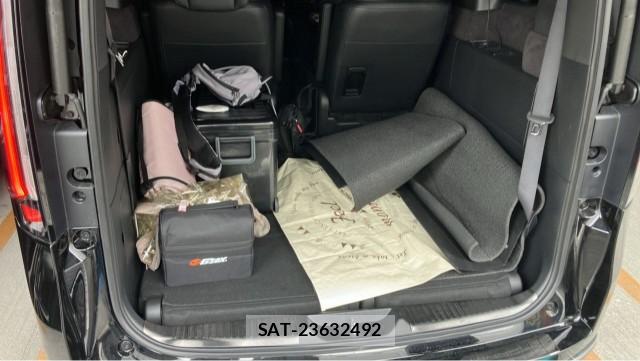 Honda e 2025-05 8281372-17