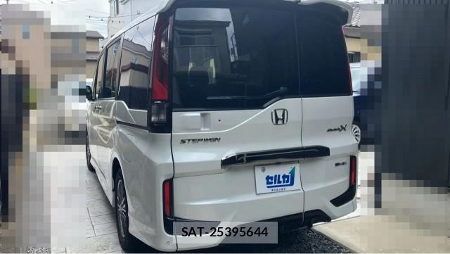 Honda e 2021-12 8281519-13