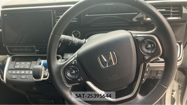 Honda e 2021-12 8281519-16