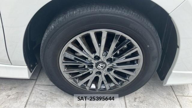 Honda e 2021-12 8281519-8