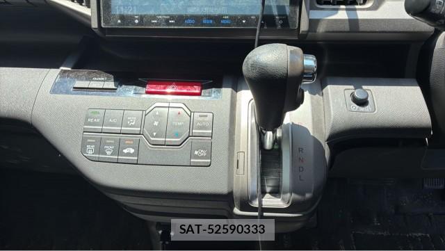 Honda e 2014-09 8282088-14