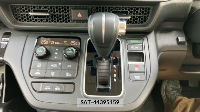 Honda e 2025-03 8282334-14