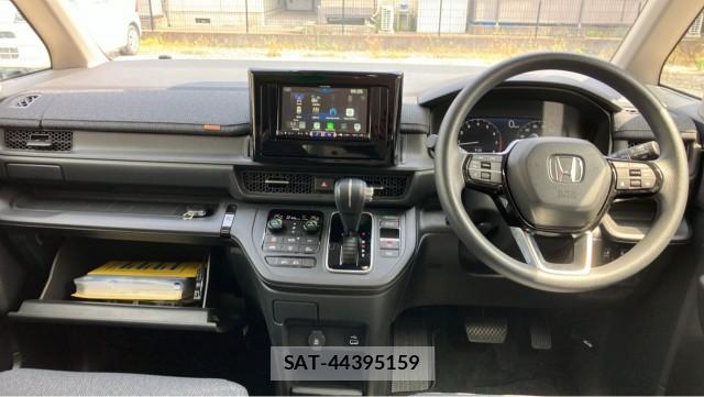 Honda e 2025-03 8282334-2