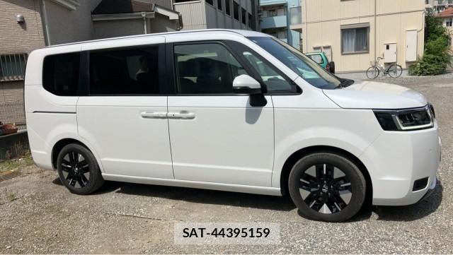 Honda e 2025-03 8282334-3
